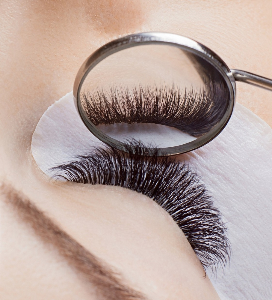 Wimpern mit kleinem Spiegel